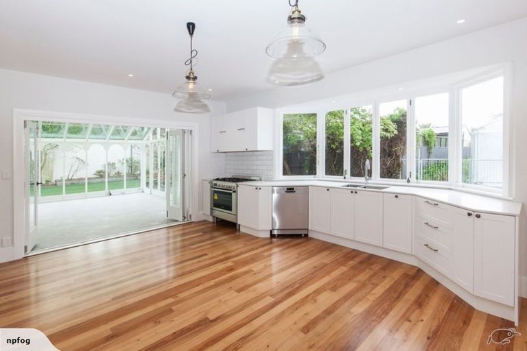 Photo of property in 121a Merivale Lane, Merivale, Christchurch, 8014