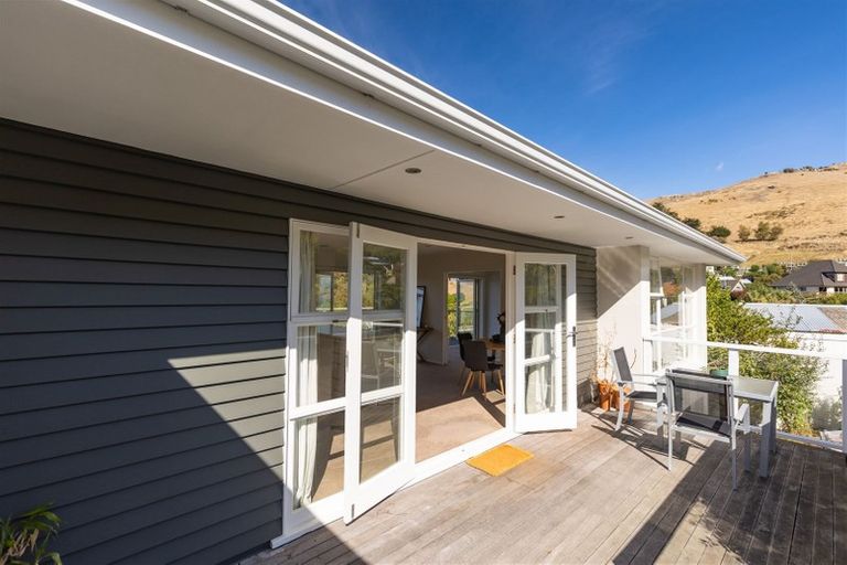 Photo of property in 9 Bayview Place, Cass Bay, Lyttelton, 8082