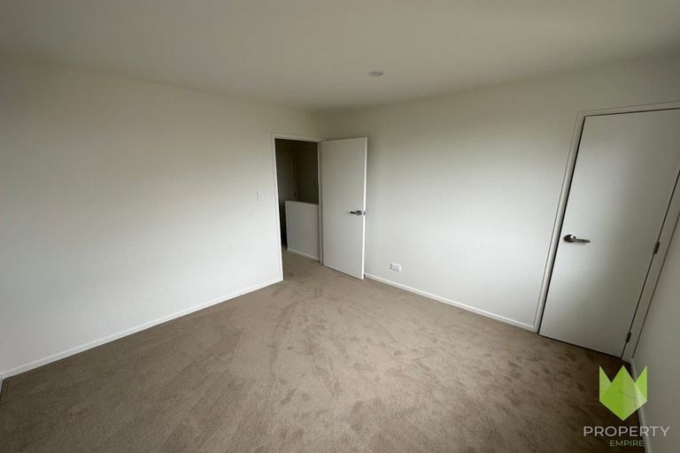 Photo of property in 30 Clay Works Lane, New Lynn, 0600