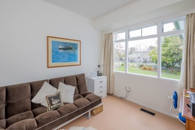 Photo of property in 395 Te Moana Road, Waikanae, 5036