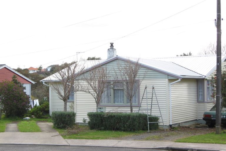 Photo of property in 17 Wiremu Place, Blagdon, New Plymouth, 4310