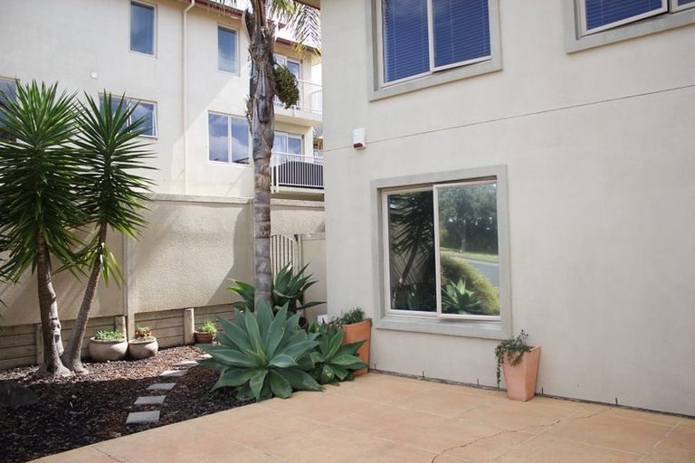 Photo of property in 17 West Hoe Heights, Orewa, 0931