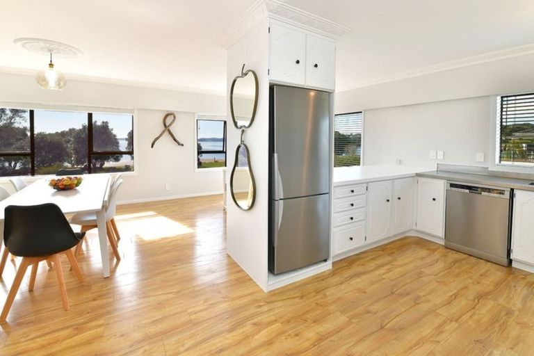 Photo of property in 8 Sunrise Boulevard, Snells Beach, 0920