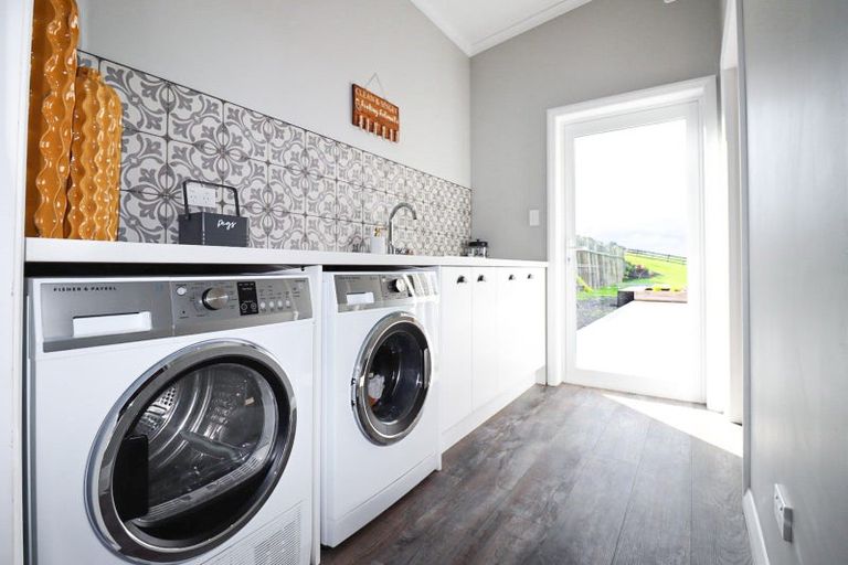 Photo of property in 143e Smith Road, Dannevirke, 4978