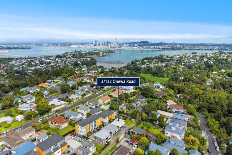 Photo of property in 3/132 Onewa Road, Northcote, Auckland, 0627
