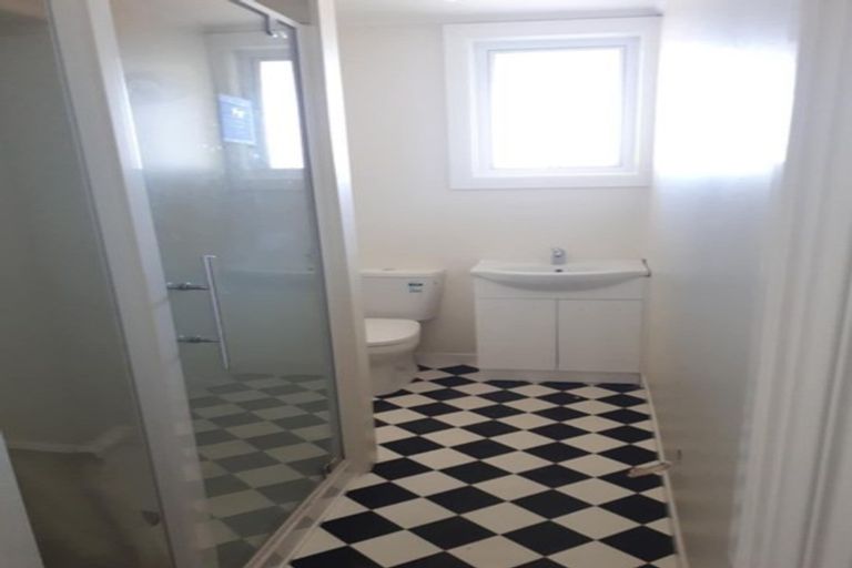 Photo of property in 1/165 Hinemoa Street, Birkenhead, Auckland, 0626