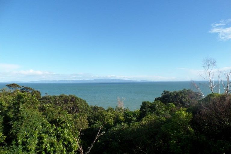 Photo of property in 10 Adams Road, Thornton Bay, Thames, 3575