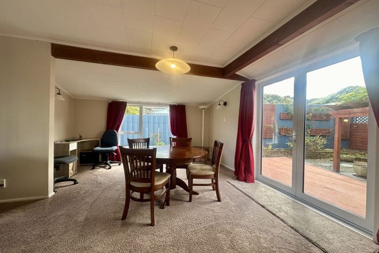 Photo of property in 22 Denver Grove, Totara Park, Upper Hutt, 5018