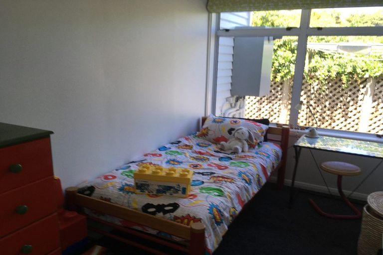 Photo of property in 3a Sydenham Street, Northland, Wellington, 6012