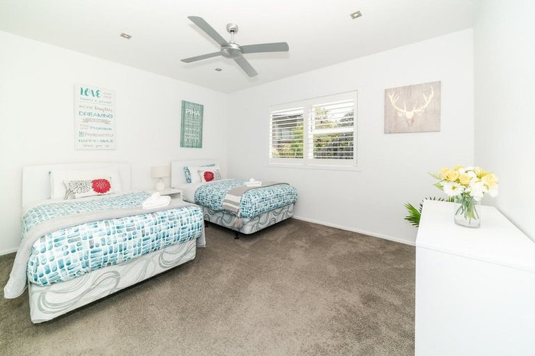 Photo of property in 1/11 Garmons Way, Castor Bay, Auckland, 0620