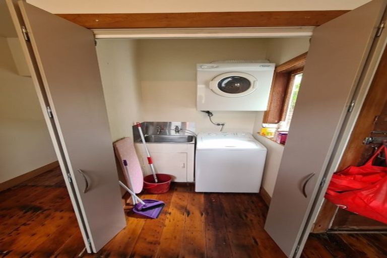 Photo of property in 76 Glenmore Street, Northland, Wellington, 6012