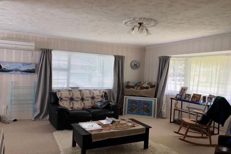 Photo of property in 572 Queen Street East, Levin, 5510