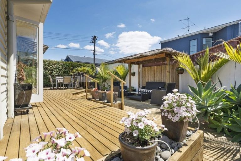 Photo of property in 1/19 Stanley Avenue, Milford, Auckland, 0620