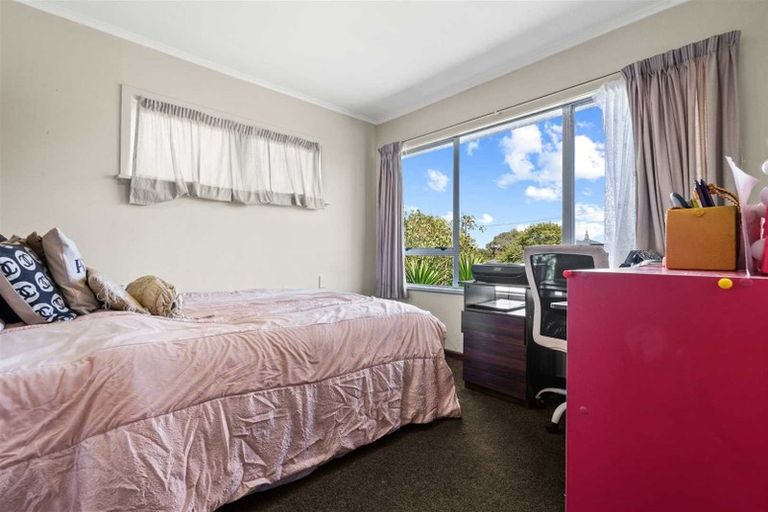 Photo of property in 102 Beaumonts Way, Manurewa, Auckland, 2102