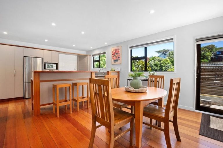 Photo of property in 22 Tio Tio Road, Miramar, Wellington, 6022