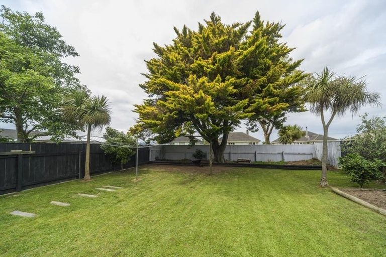 Photo of property in 654 Featherston Street, Roslyn, Palmerston North, 4414