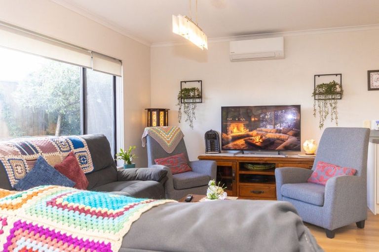 Photo of property in 29 Johnstone Drive, Fitzherbert, Palmerston North, 4410