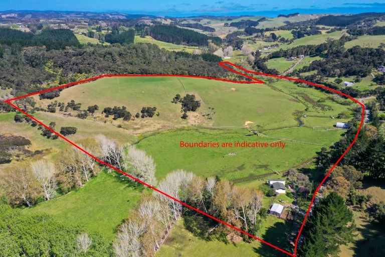 Photo of property in 99 Mcpike Road, Waimauku, 0883