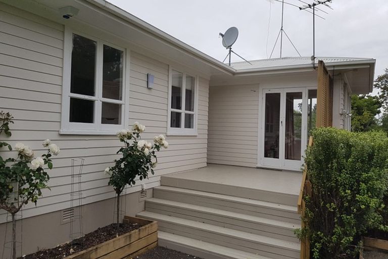 Photo of property in 4 La Trobe Street, Pakuranga Heights, Auckland, 2010
