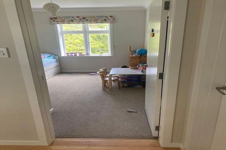 Photo of property in 90 Karepa Street, Brooklyn, Wellington, 6021