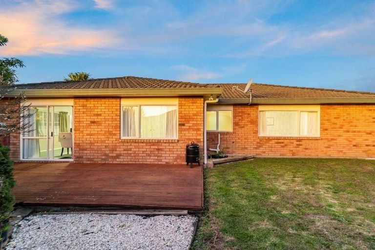 Photo of property in 12 Bokeen Lane, Flat Bush, Auckland, 2019