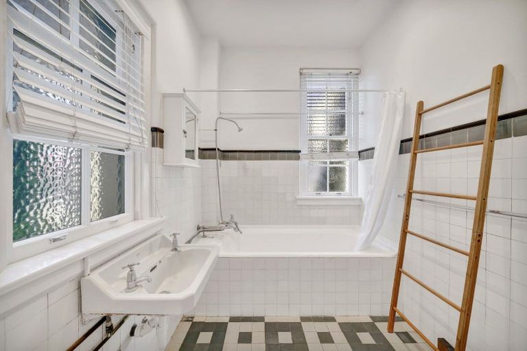 Photo of property in 1/75 Parnell Road, Parnell, Auckland, 1052