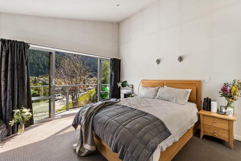 Photo of property in 97 Hallenstein Street, Queenstown, 9300