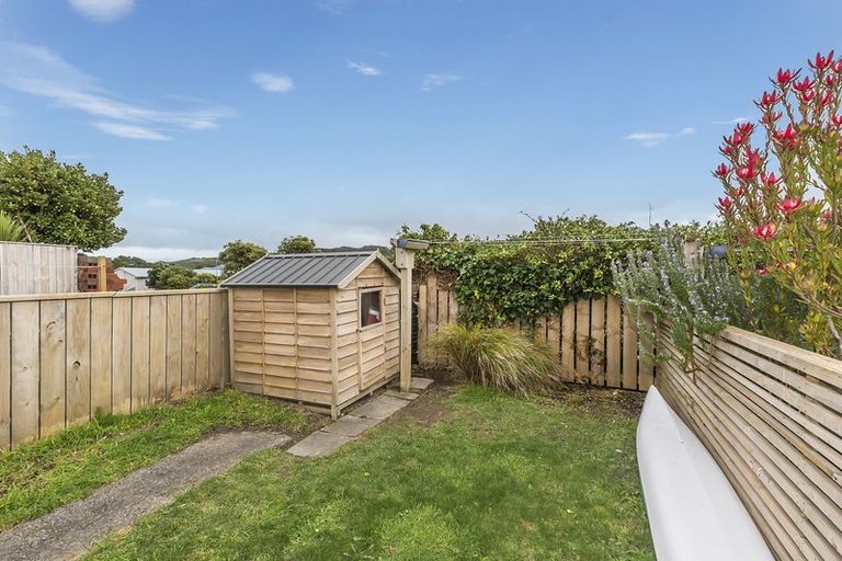 Photo of property in 48 Edinburgh Terrace, Berhampore, Wellington, 6023