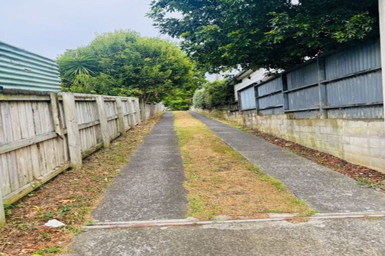 Photo of property in 1 Rondorlyn Place, Manurewa, Auckland, 2102