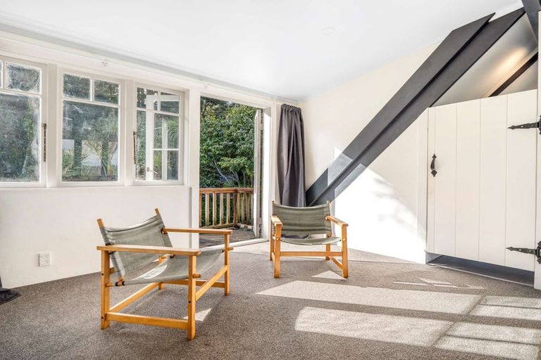 Photo of property in 33 Tainui Road, Titirangi, Auckland, 0604