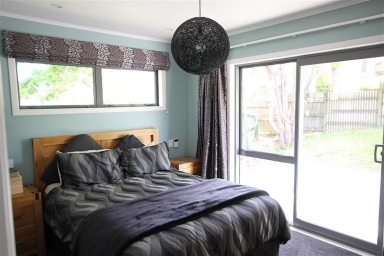 Photo of property in 64 Taupo Street, Green Bay, Auckland, 0604