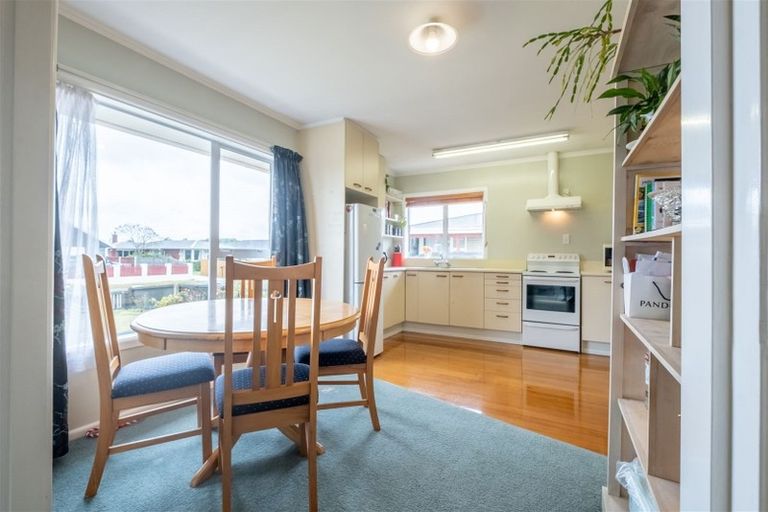 Photo of property in 32 Dunstan Crescent, Hornby, Christchurch, 8042