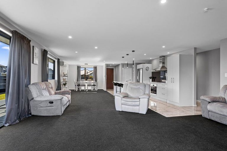 Photo of property in 84 Watkins Drive, Rangiora, 7400