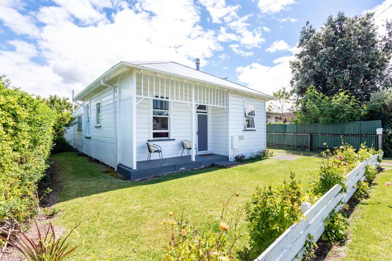 Photo of property in 13 Queens Road, Elgin, Gisborne, 4010
