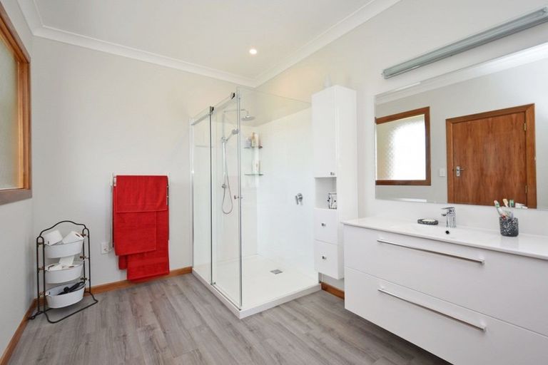 Photo of property in 674 Ryal Bush Wallacetown Road, Wallacetown, Invercargill, 9874