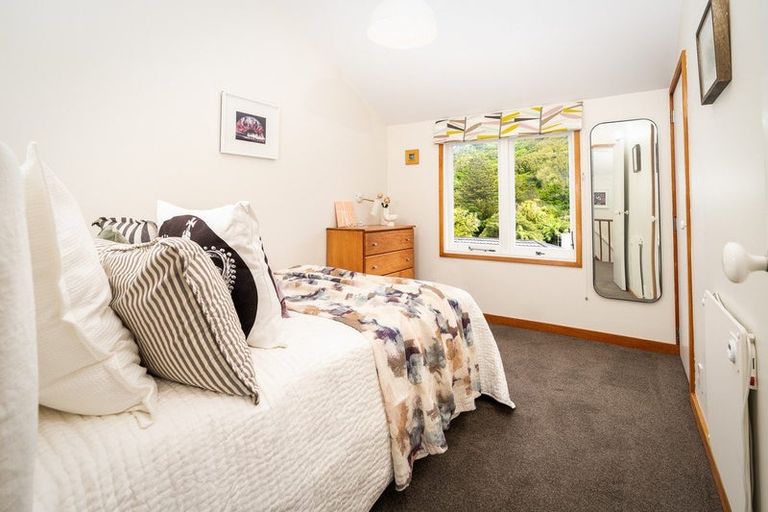 Photo of property in 34 Simla Crescent, Khandallah, Wellington, 6035