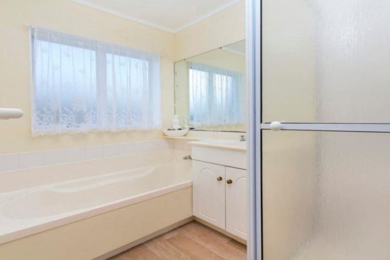 Photo of property in 34a Heathridge Place, Burswood, Auckland, 2013