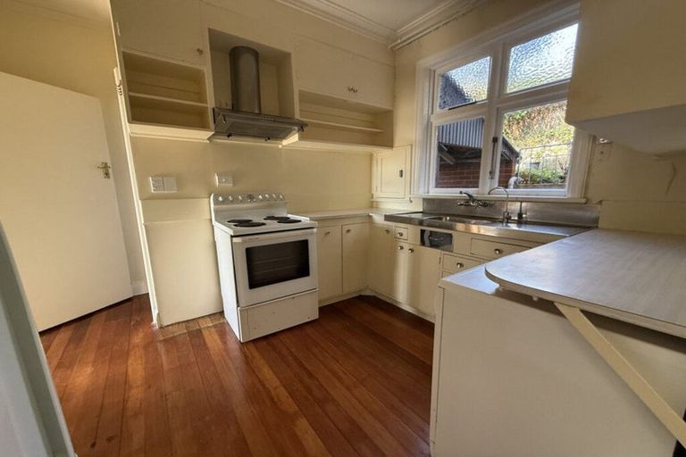 Photo of property in 30 Charlotte Street, Roslyn, Dunedin, 9010