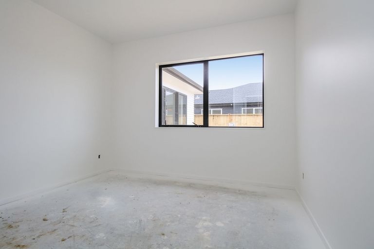 Photo of property in 25 Jelas Drive, Riverhead, 0820