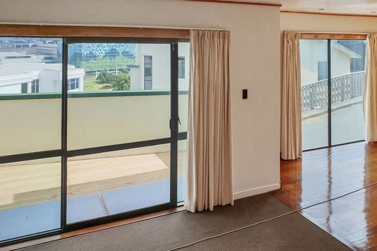 Photo of property in 1 Bunker Way, Strathmore Park, Wellington, 6022