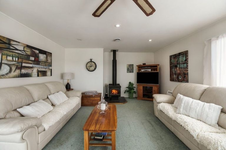 Photo of property in 27 Kawau View Road, Snells Beach, 0920