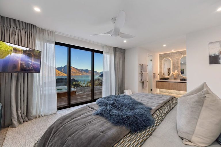 Photo of property in 10 Limerick Lane, Queenstown, 9300