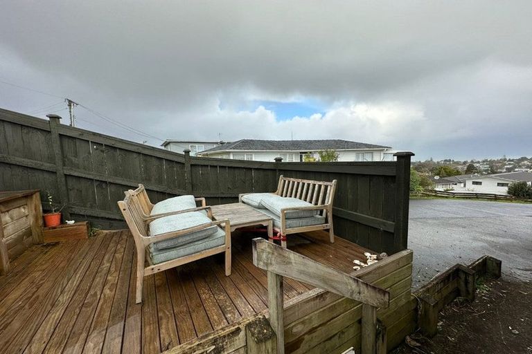 Photo of property in 124a Golf Road, New Lynn, Auckland, 0600