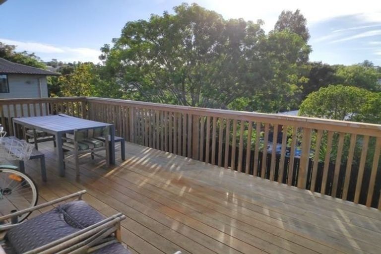 Photo of property in 8 Elizabeth Drive, West Harbour, Auckland, 0618