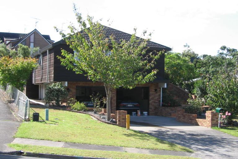 Photo of property in 24 Palliser Lane, Browns Bay, Auckland, 0630
