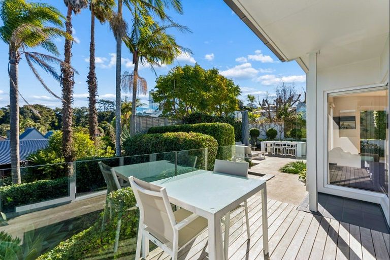 Photo of property in 15b Wilding Avenue, Northcote Point, Auckland, 0627