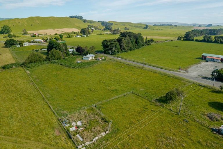 Photo of property in Mangamaire School, 205 Tutaekara Road, Pahiatua, 4987