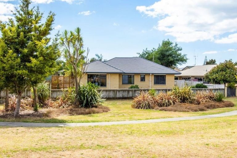 Photo of property in 62 Katerini Grove, Papamoa Beach, Papamoa, 3118