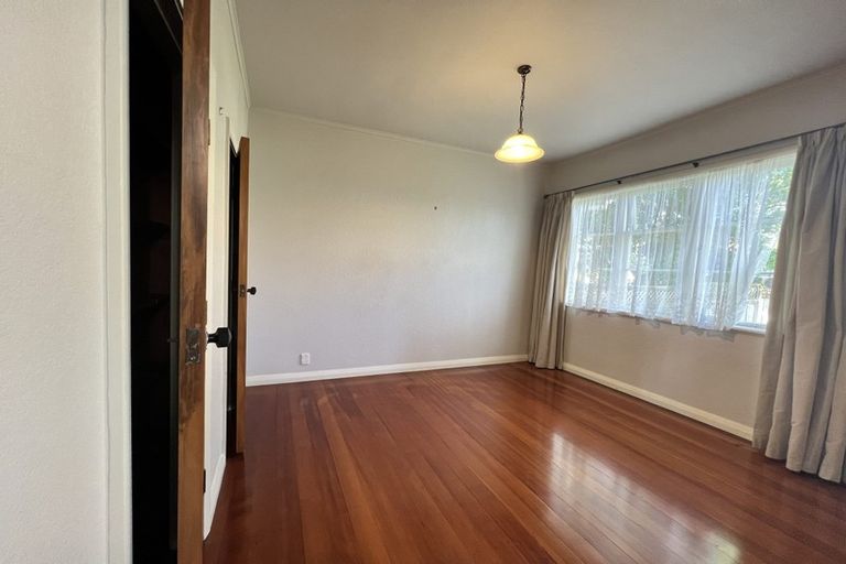 Photo of property in 120 Forest Lake Road, Forest Lake, Hamilton, 3200