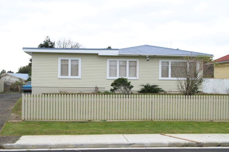 Photo of property in 14 Beryl Place, Mangere East, Auckland, 2024